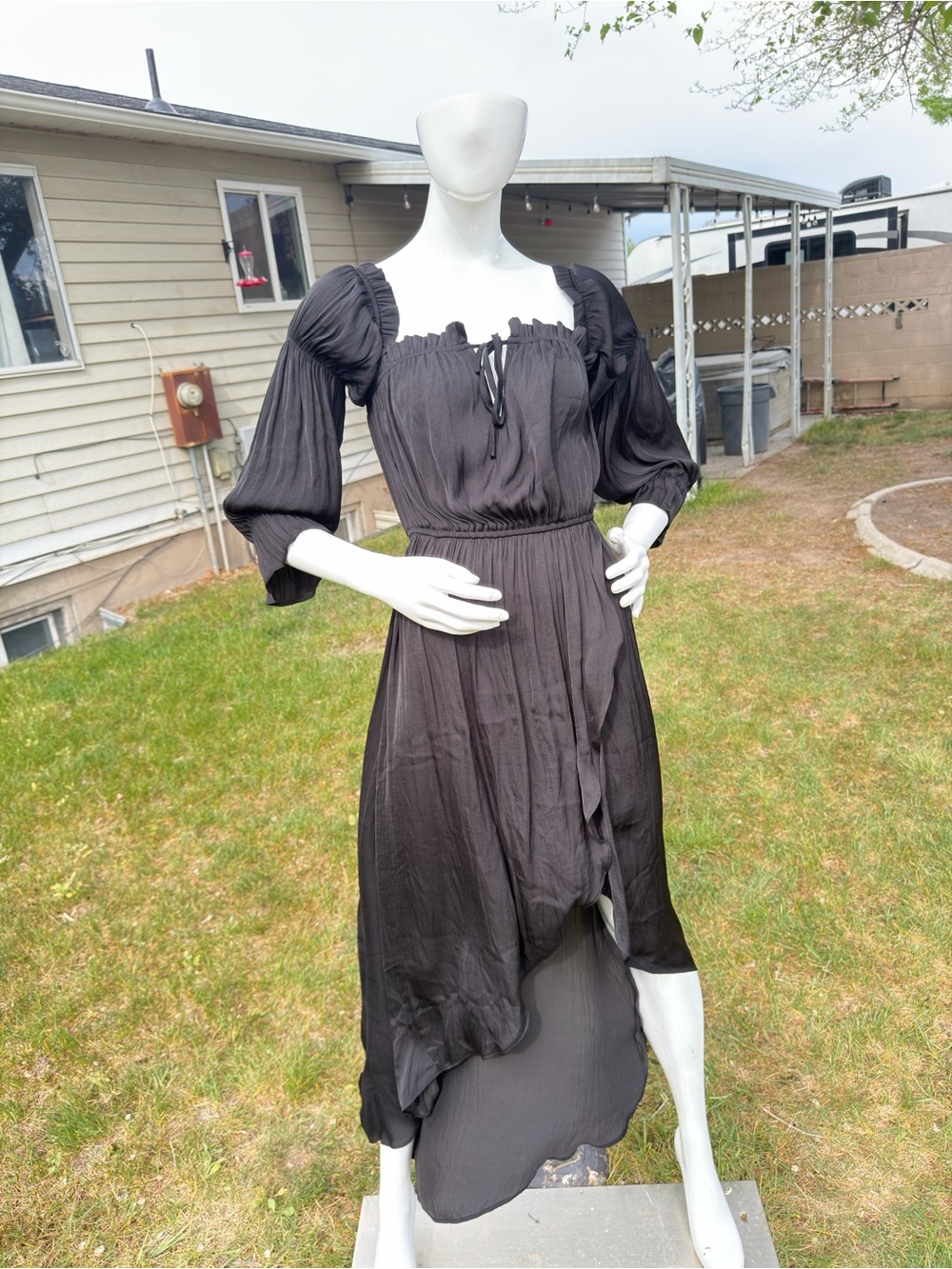 Black Puff-Sleeve Midi Dress - Unbranded